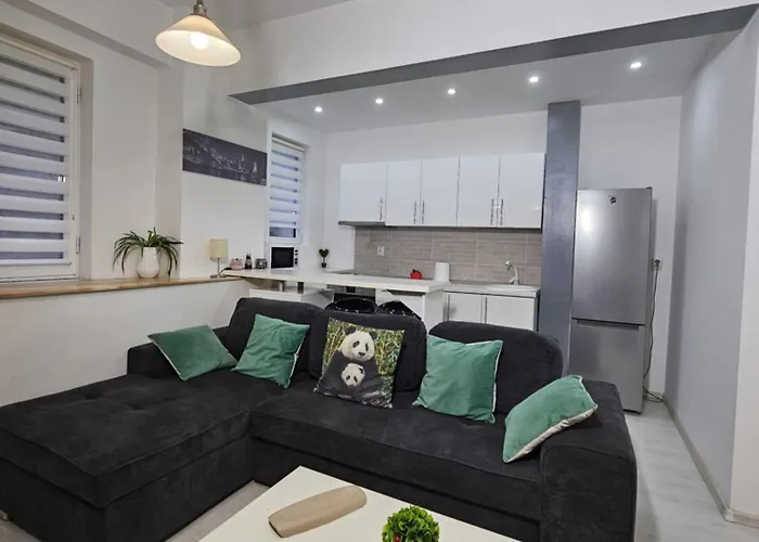 White By Hilton Ii *