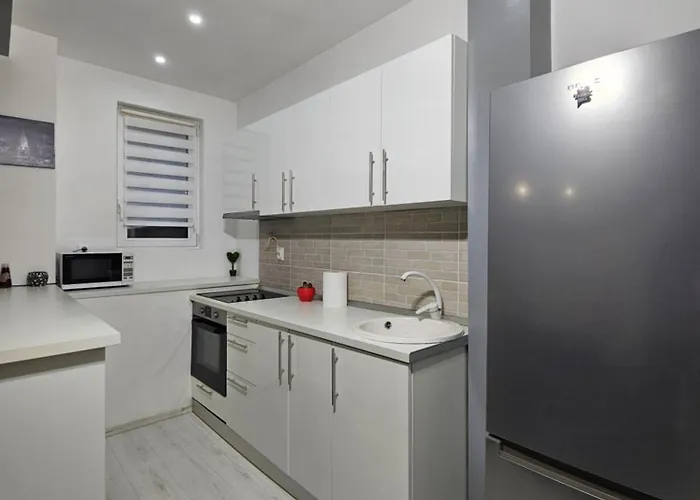 Apartment White By Hilton Ii *
